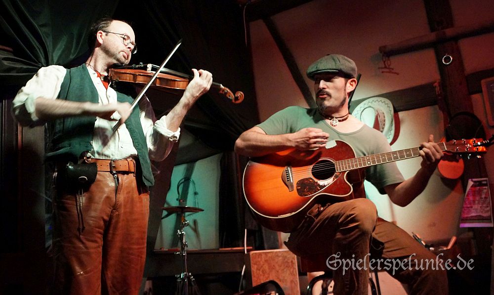 Das Duo "2Bfolkish!" zur Irish-Fok-Night